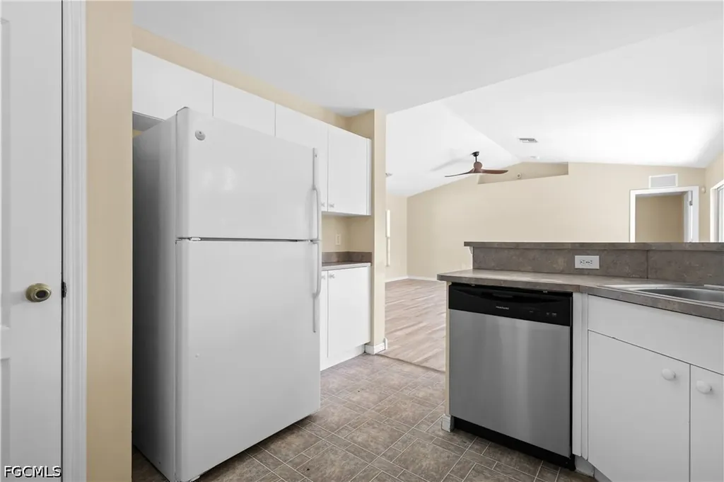1124 Diplomat Parkway W Cape Coral FL 33993
