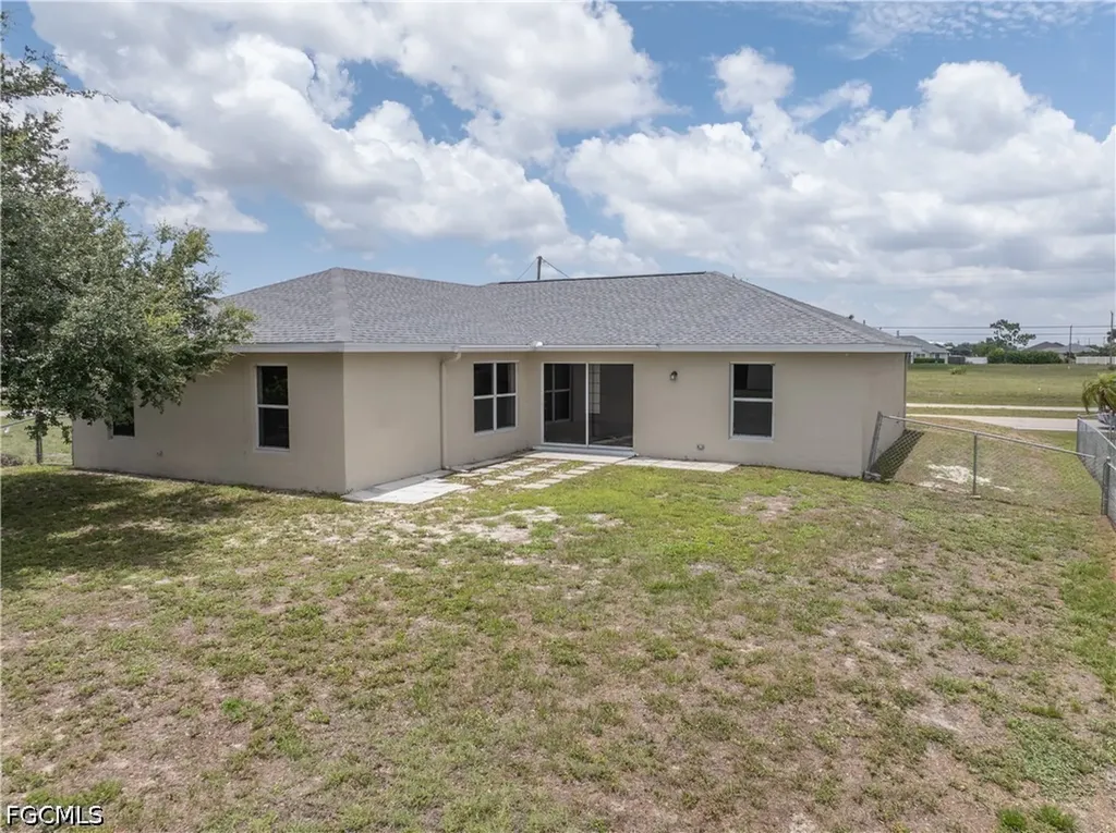 1124 Diplomat Parkway W Cape Coral FL 33993