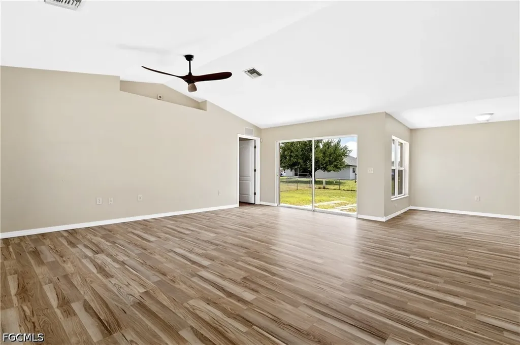 1124 Diplomat Parkway W Cape Coral FL 33993