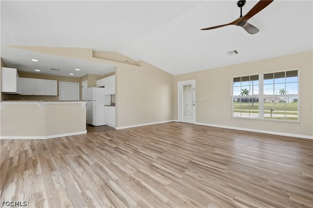1124 Diplomat Parkway W Cape Coral FL 33993