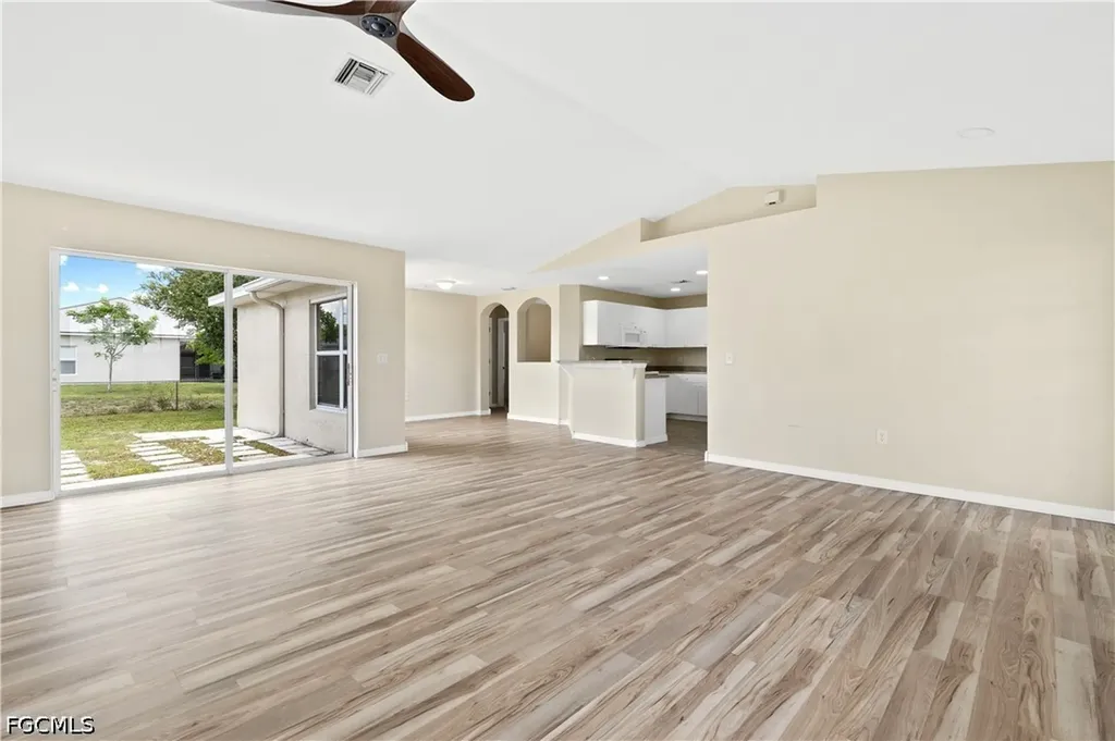 1124 Diplomat Parkway W Cape Coral FL 33993