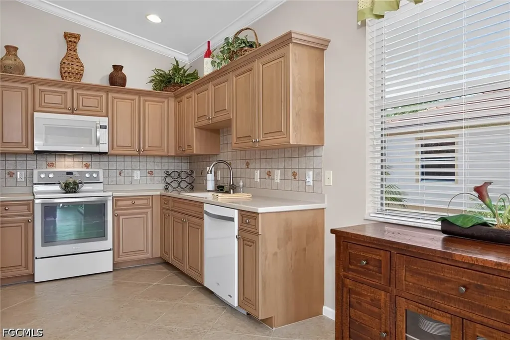 3050 Meandering Way Fort Myers FL 33905