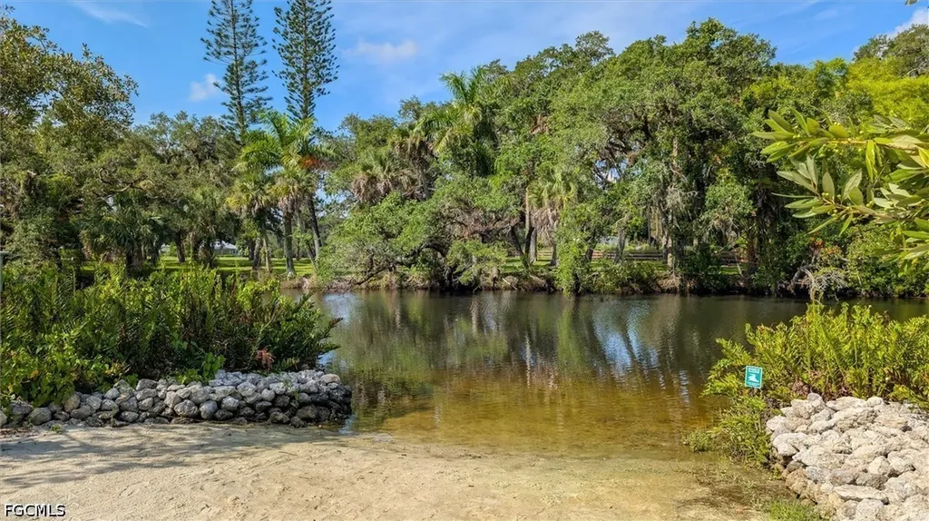 3050 Meandering Way Fort Myers FL 33905
