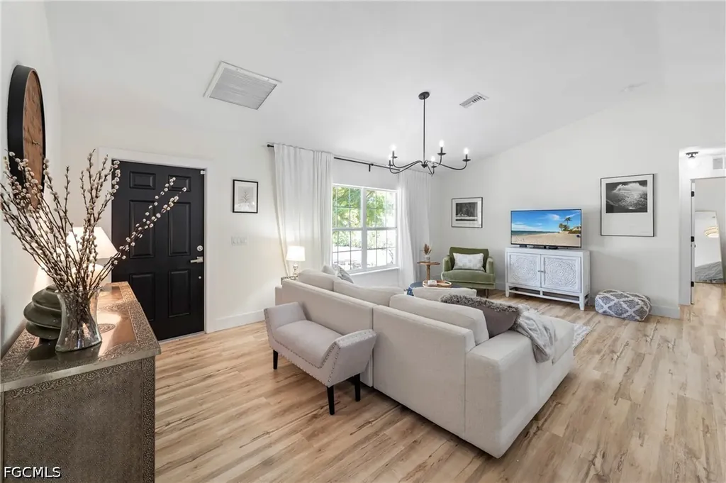 1658 Passaic Avenue Fort Myers FL 33901