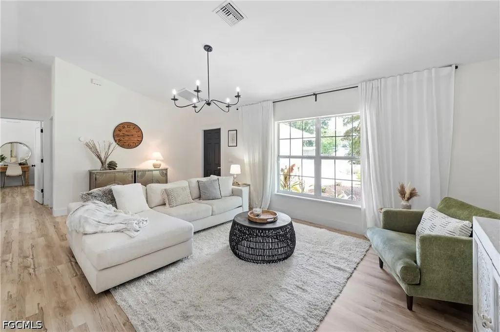 1658 Passaic Avenue Fort Myers FL 33901