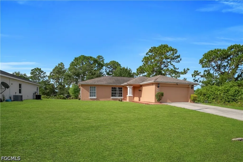 2707 42nd Street W Lehigh Acres FL 33971