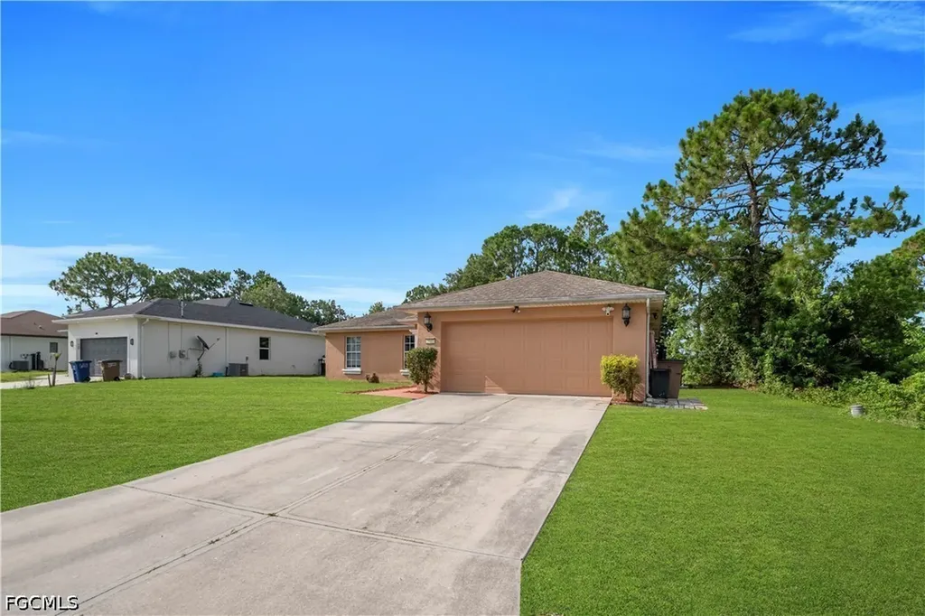 2707 42nd Street W Lehigh Acres FL 33971