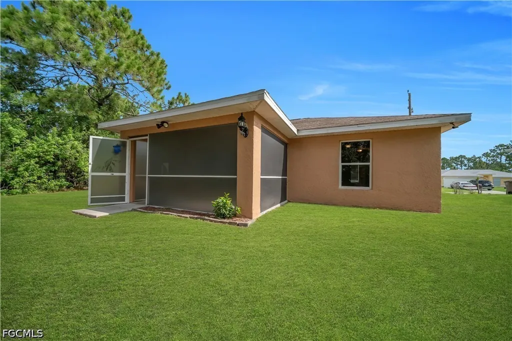 2707 42nd Street W Lehigh Acres FL 33971