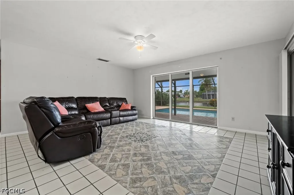 4402 SE 1st Place Cape Coral FL 33904
