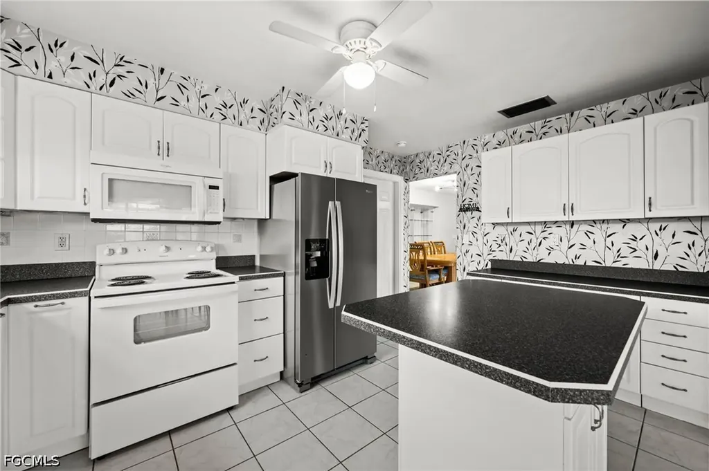 4402 SE 1st Place Cape Coral FL 33904