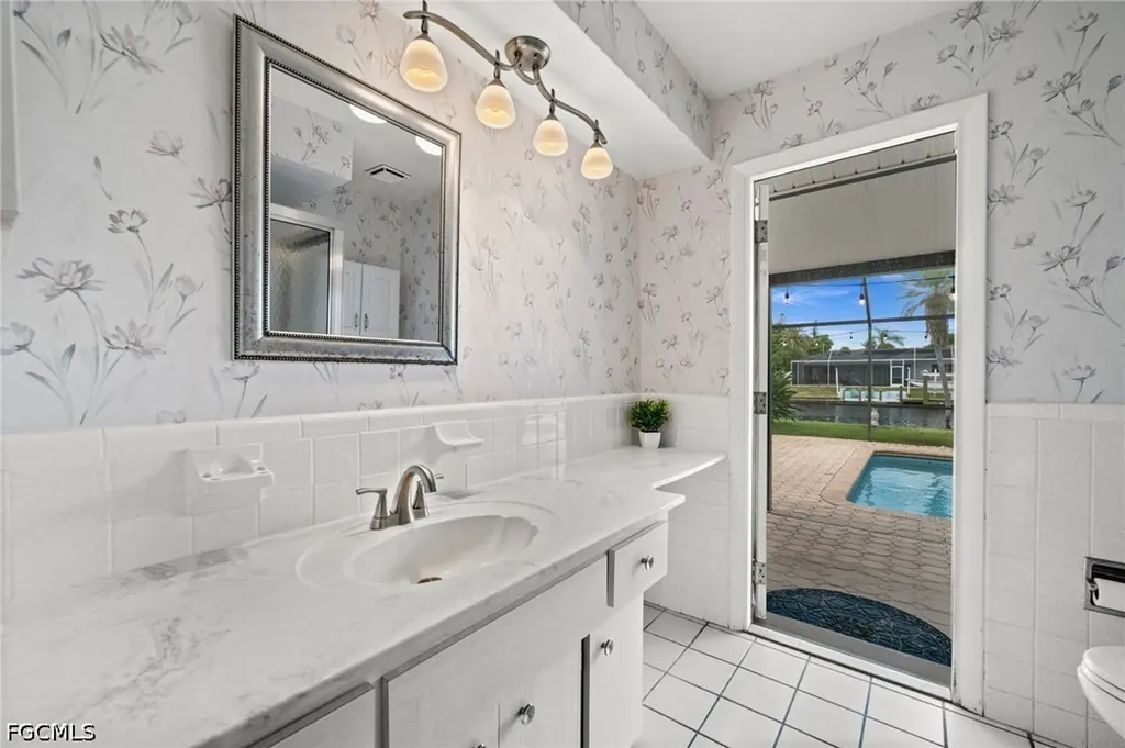 4402 SE 1st Place Cape Coral FL 33904