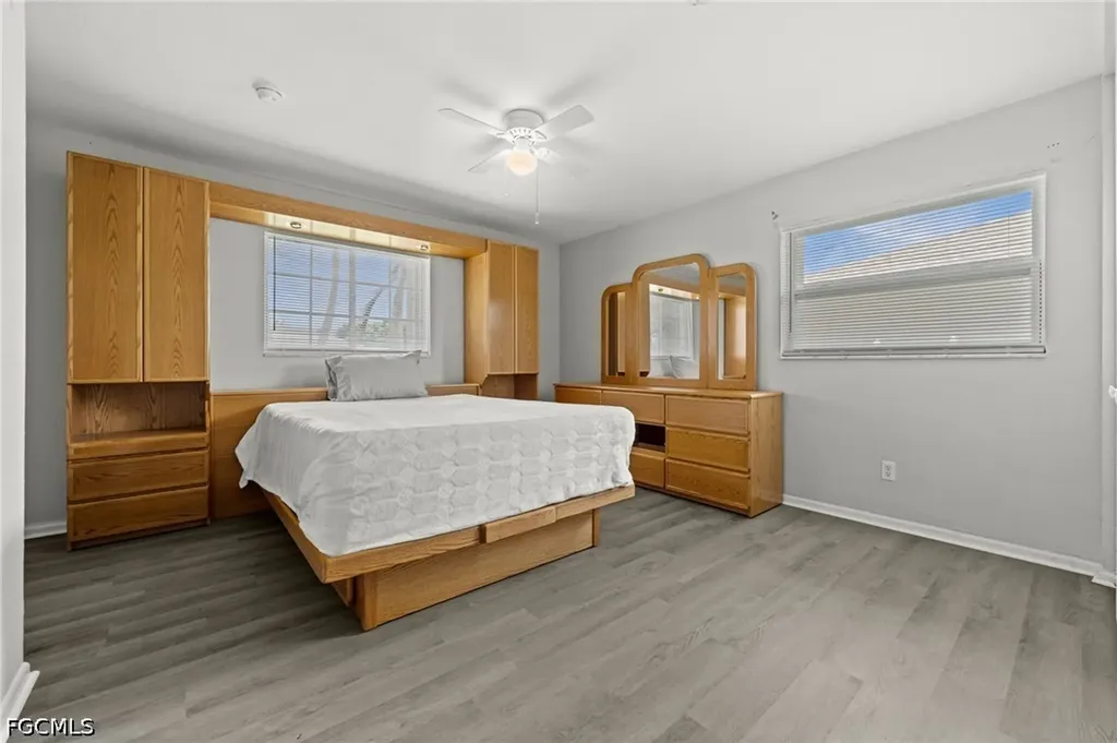 4402 SE 1st Place Cape Coral FL 33904