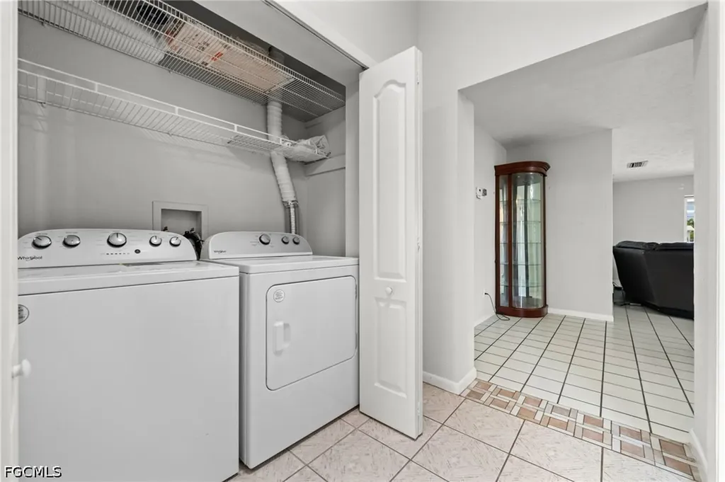 4402 SE 1st Place Cape Coral FL 33904