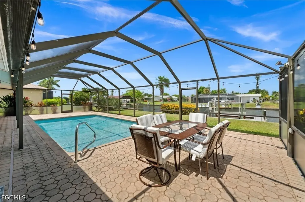 4402 SE 1st Place Cape Coral FL 33904