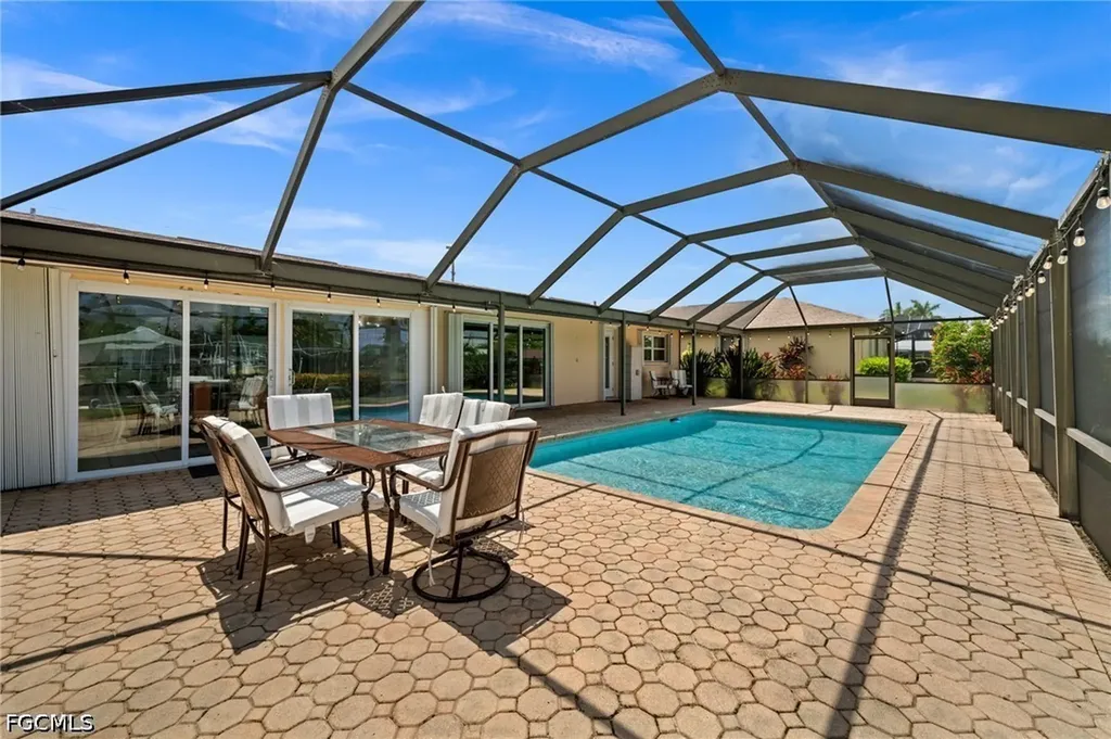 4402 SE 1st Place Cape Coral FL 33904