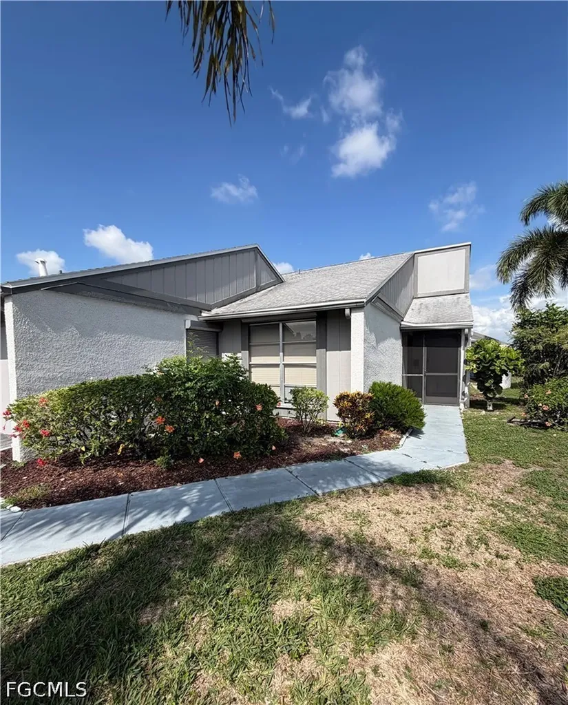 9749 Maplecrest Circle Lehigh Acres FL 33936