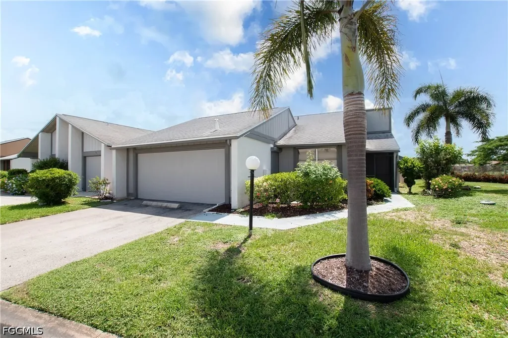 9749 Maplecrest Circle Lehigh Acres FL 33936