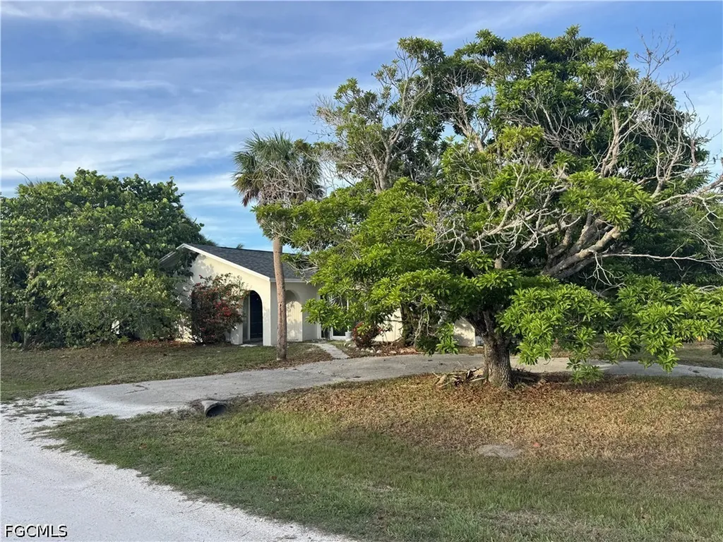 1683 Atlanta Plaza Drive Sanibel FL 33957