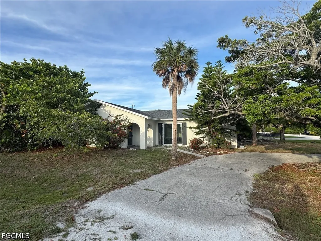 1683 Atlanta Plaza Drive Sanibel FL 33957