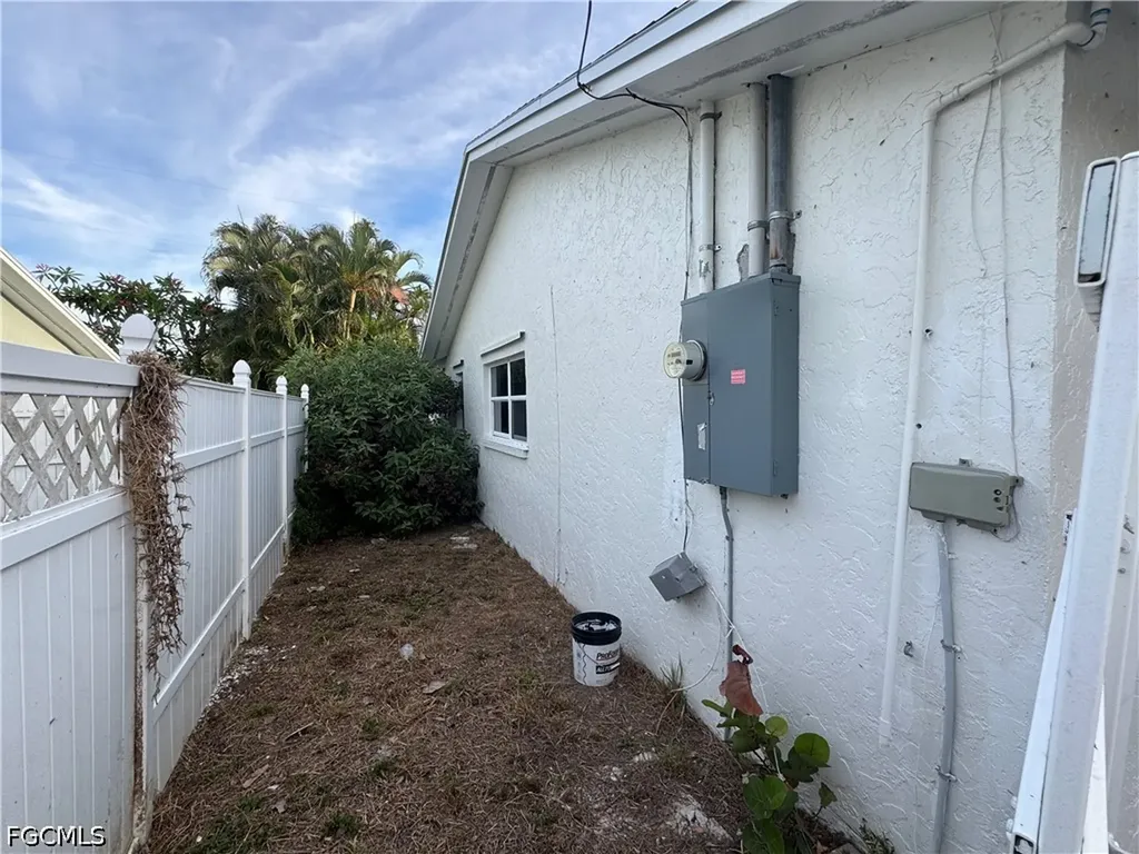 1683 Atlanta Plaza Drive Sanibel FL 33957