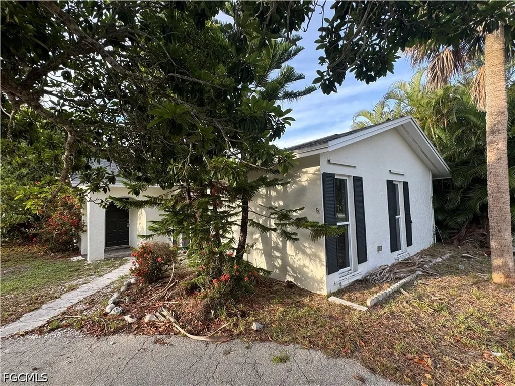 1683 Atlanta Plaza Drive Sanibel FL 33957