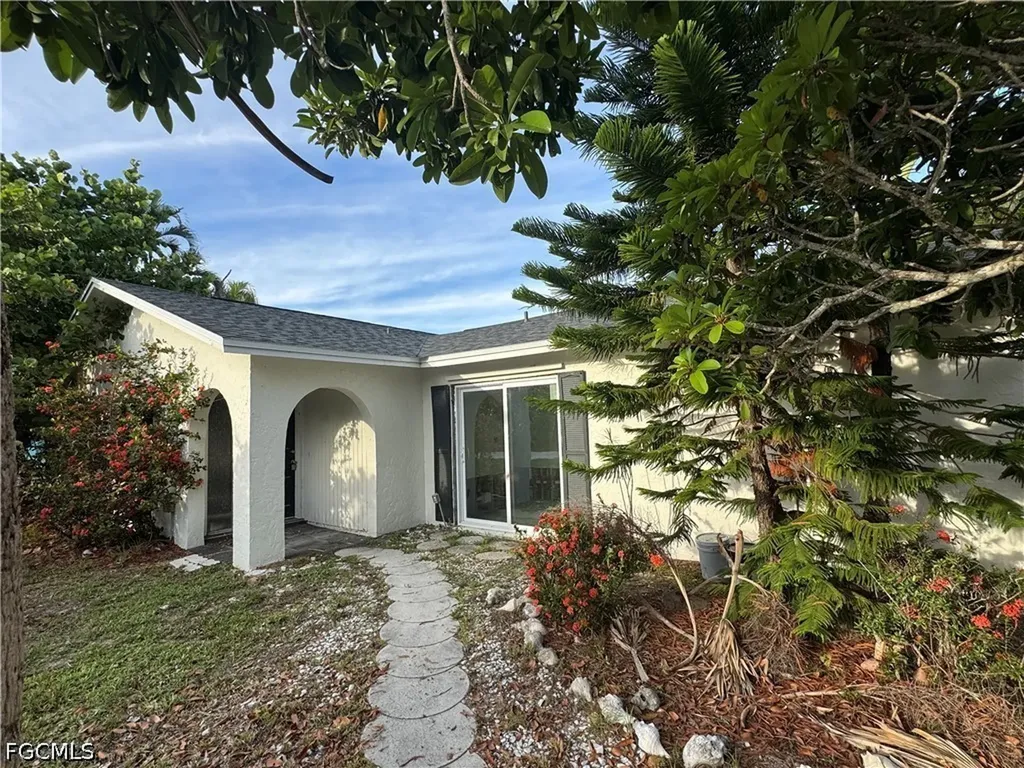 1683 Atlanta Plaza Drive Sanibel FL 33957