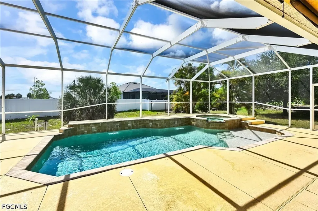 311 SW 32nd Place Cape Coral FL 33991