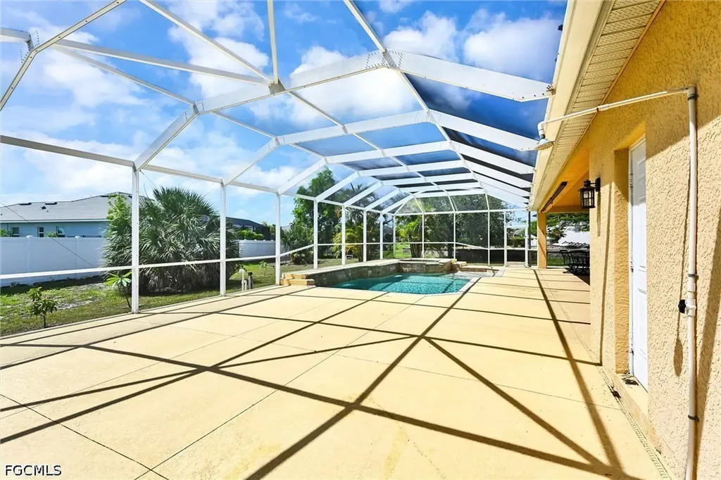 311 SW 32nd Place Cape Coral FL 33991