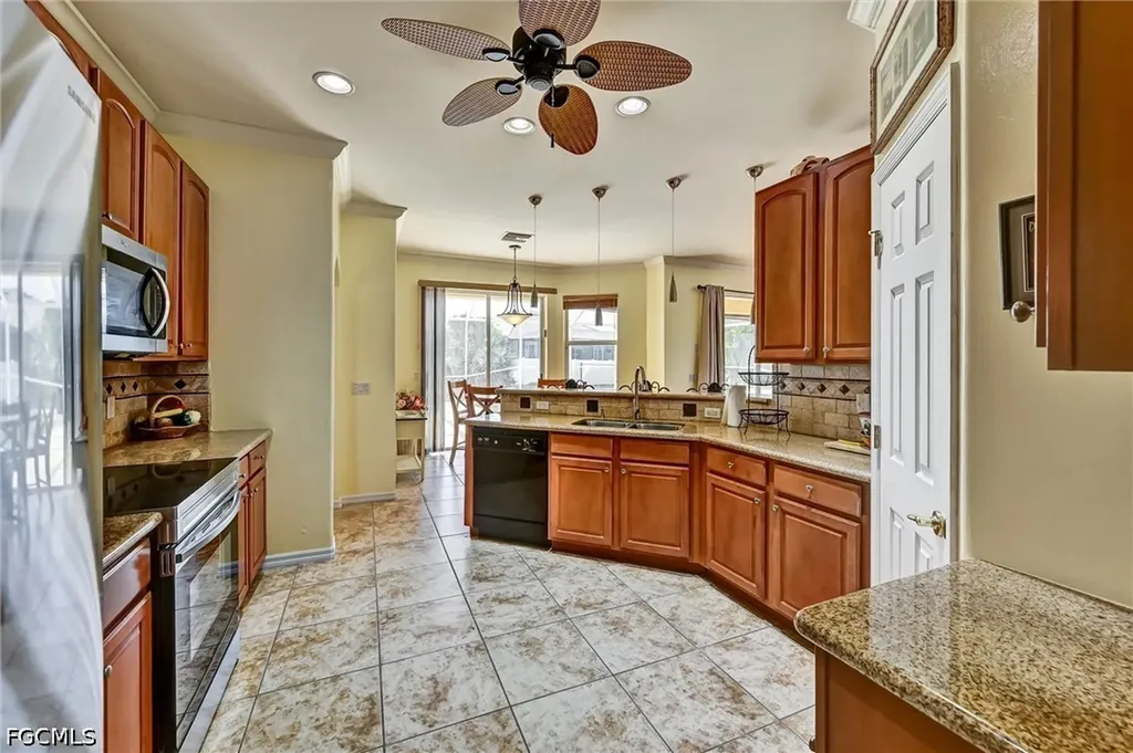 311 SW 32nd Place Cape Coral FL 33991