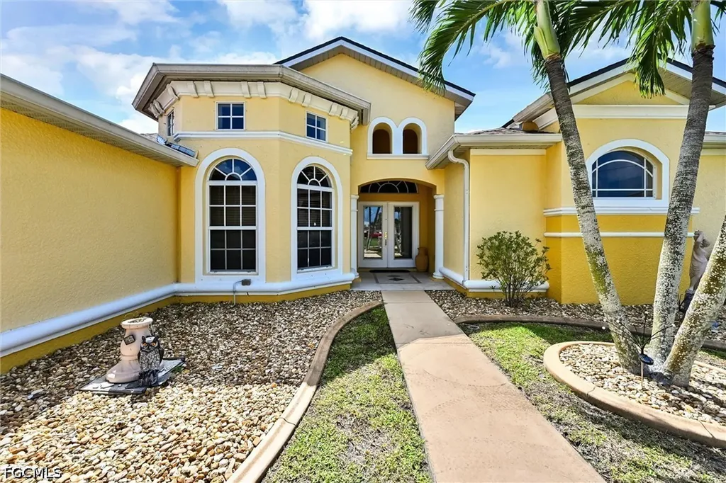 311 SW 32nd Place Cape Coral FL 33991