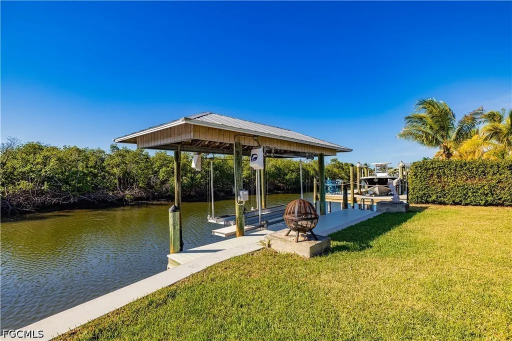 2579 Eighth Avenue St. James City FL 33956