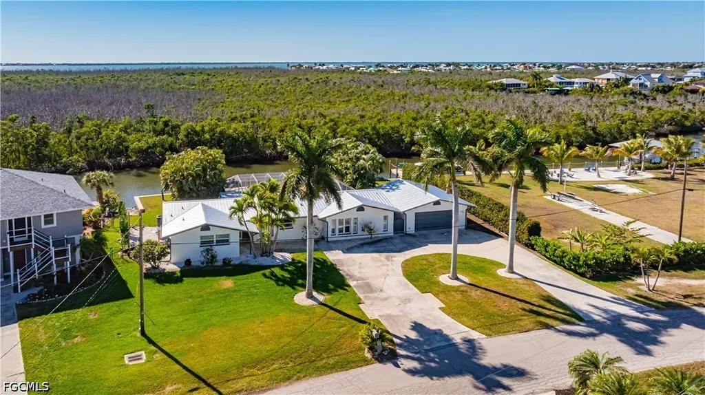 2579 Eighth Avenue St. James City FL 33956
