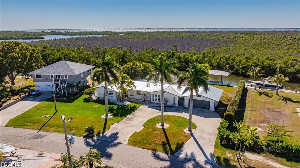 2579 Eighth Avenue St. James City FL 33956