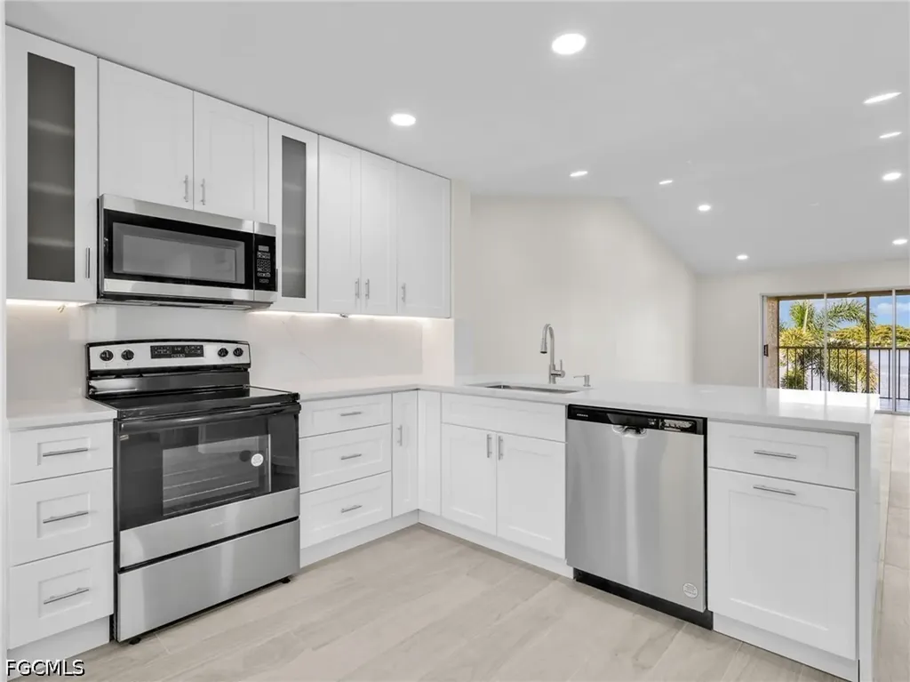 Naples FL, 7730 Jewel Lane, Unit 204