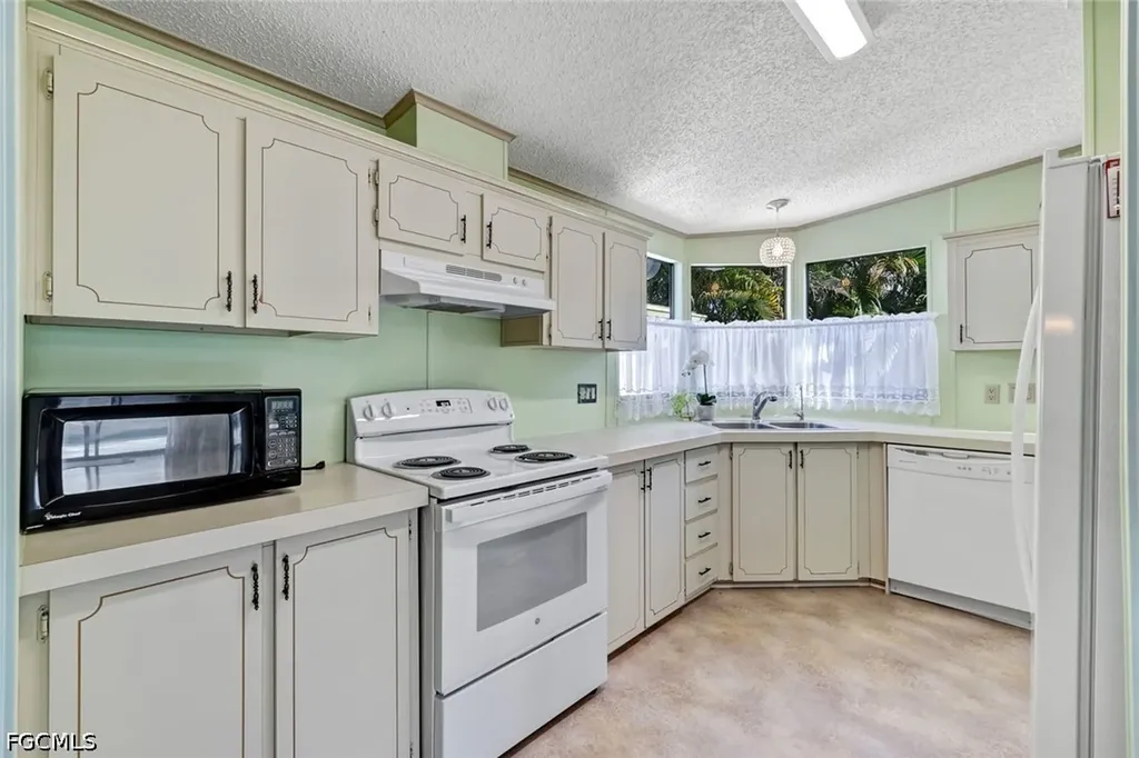 19682 Eagle Trace Court North Fort Myers FL 33903