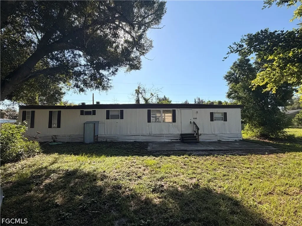 8385 Nault Road North Fort Myers FL 33917