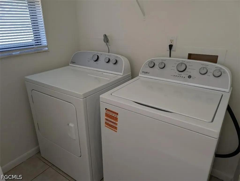1318 SE 40th Terrace Cape Coral FL 33904