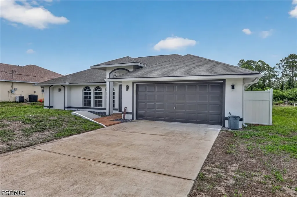 2105 Anita Avenue S Lehigh Acres FL 33976
