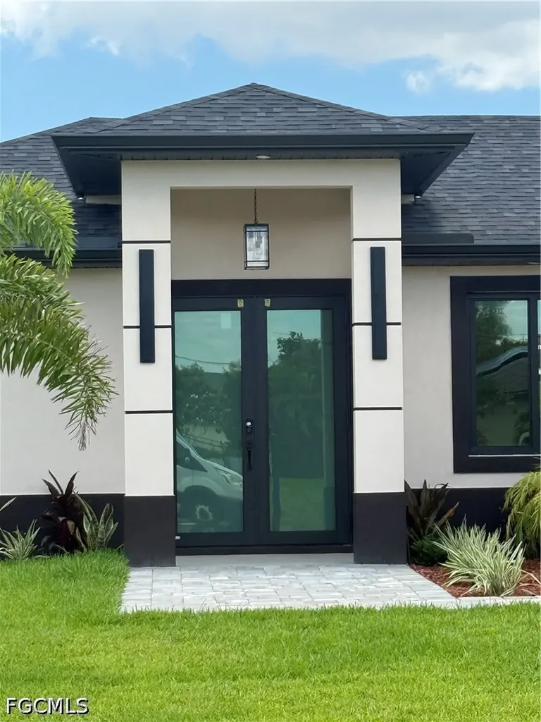 Cape Coral FL, 124 SE 2nd Avenue