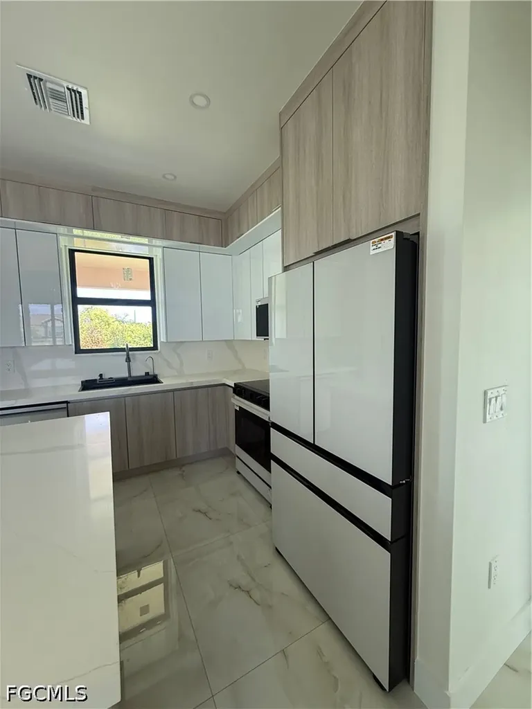 124 SE 2nd Avenue Cape Coral FL 33990