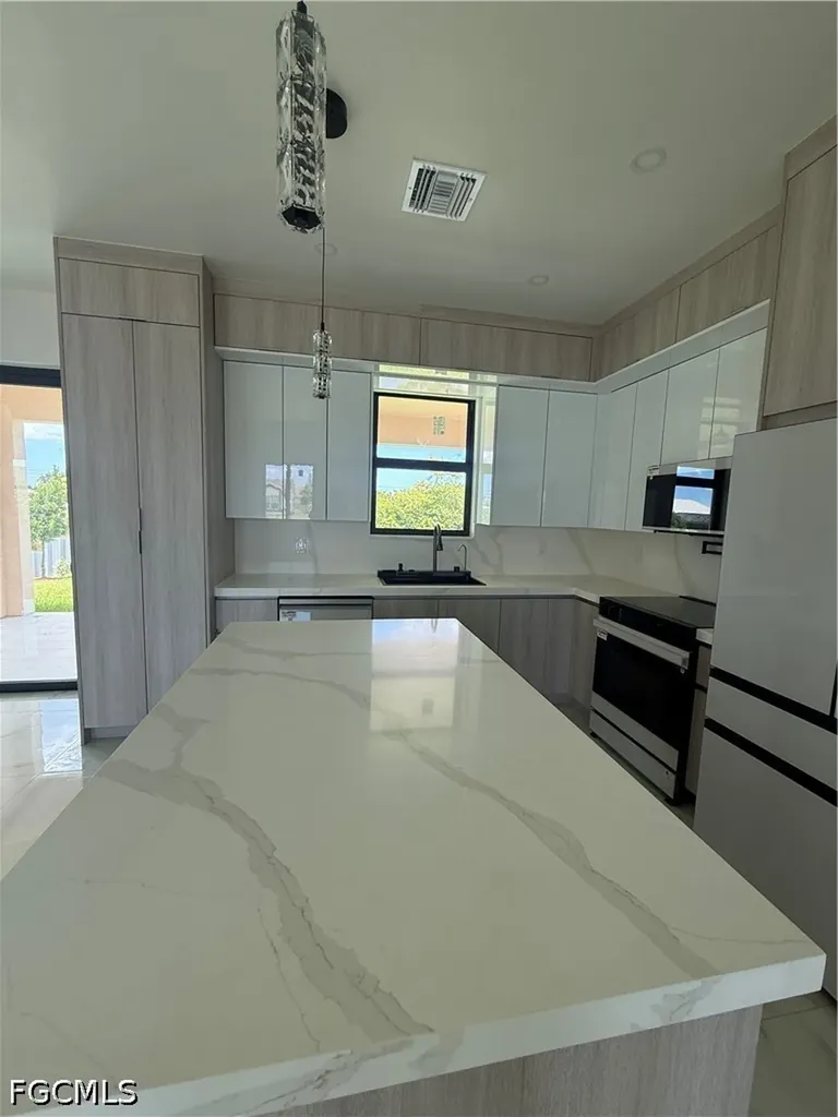 124 SE 2nd Avenue Cape Coral FL 33990