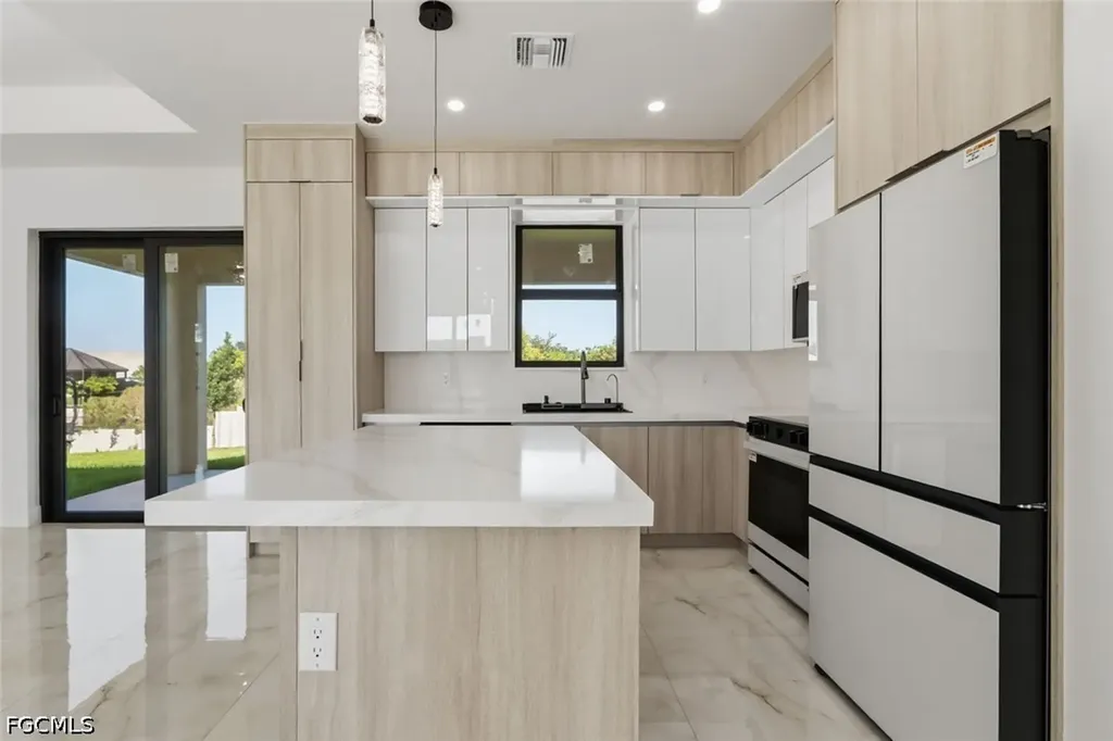 124 SE 2nd Avenue Cape Coral FL 33990