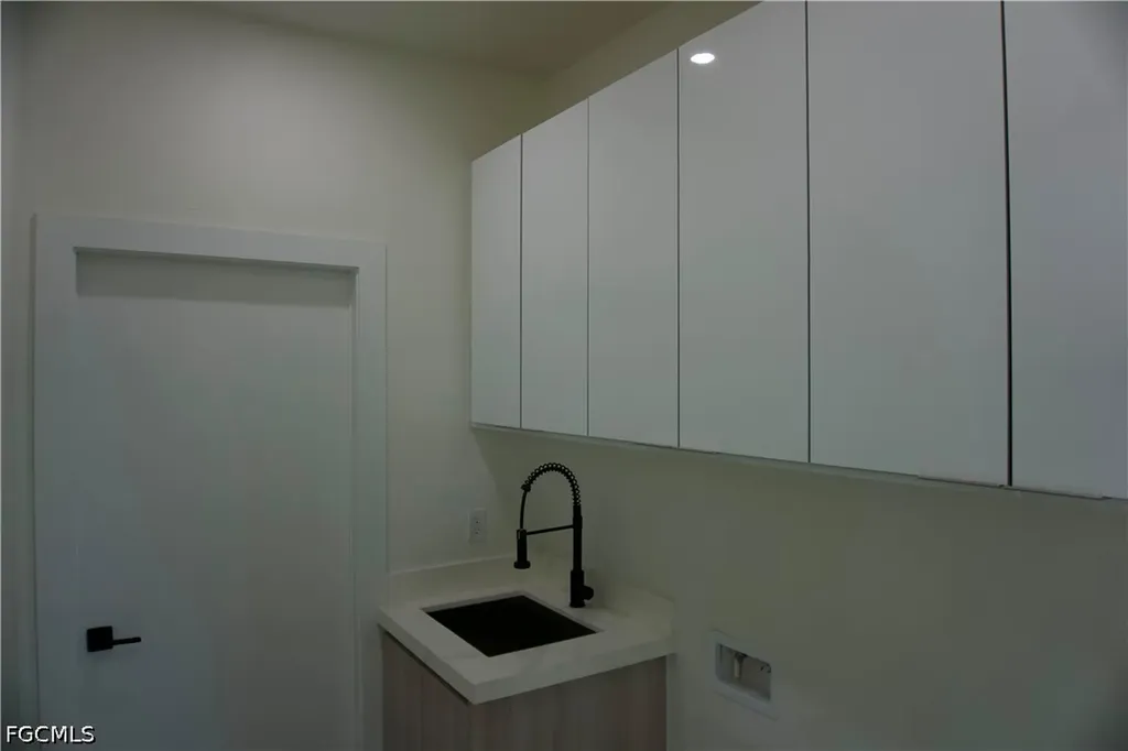 124 SE 2nd Avenue Cape Coral FL 33990