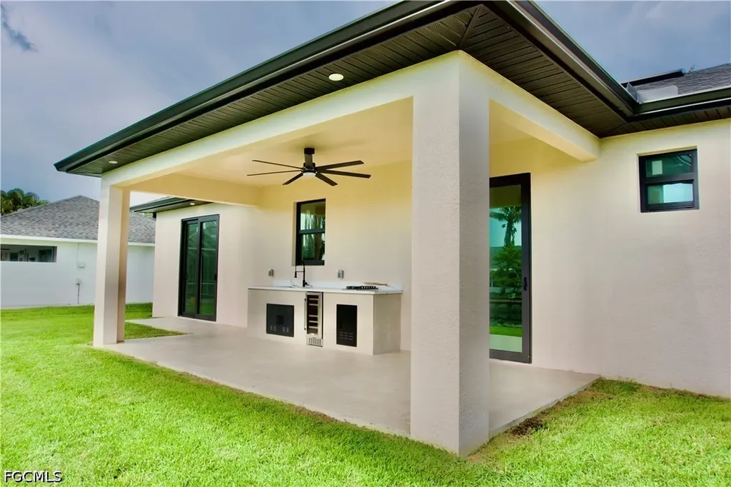 124 SE 2nd Avenue Cape Coral FL 33990