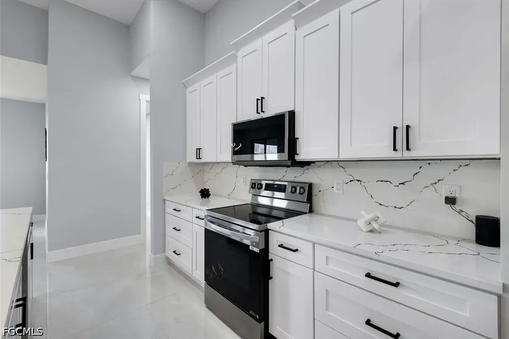 313 NE 5th Terrace Cape Coral FL 33909