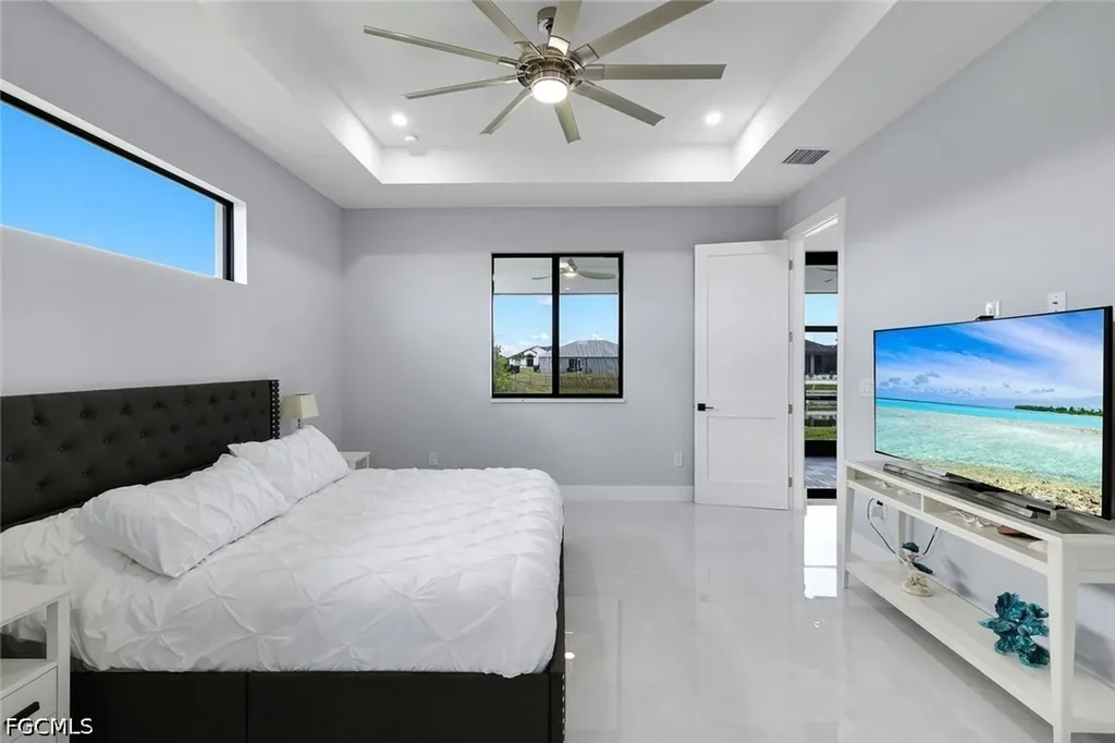 313 NE 5th Terrace Cape Coral FL 33909