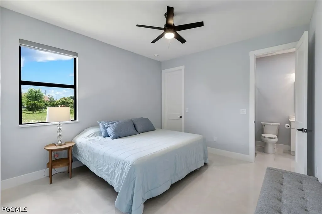 313 NE 5th Terrace Cape Coral FL 33909