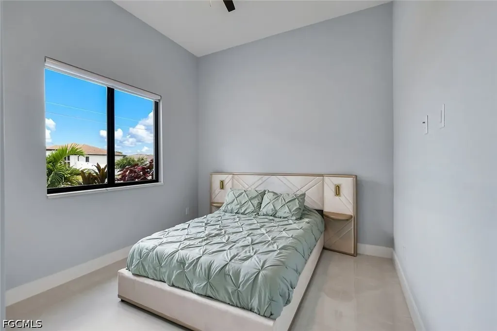 313 NE 5th Terrace Cape Coral FL 33909