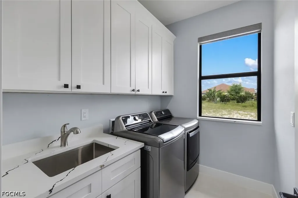313 NE 5th Terrace Cape Coral FL 33909