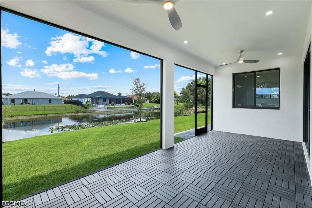 313 NE 5th Terrace Cape Coral FL 33909